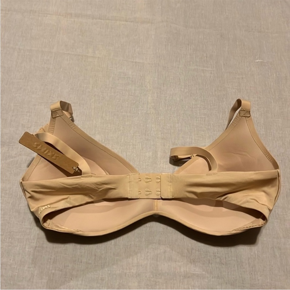 NWT SKIMS Wireless Form Push Up Plunge Bra - Picture 2 of 4
